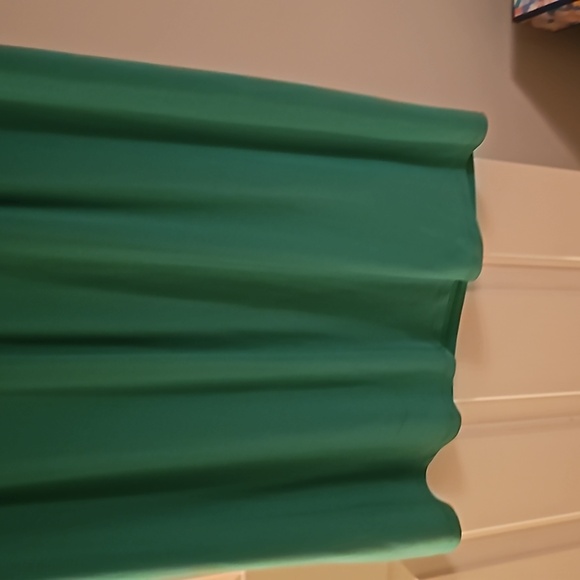 Green Sleeveless Dress - Picture 7 of 7